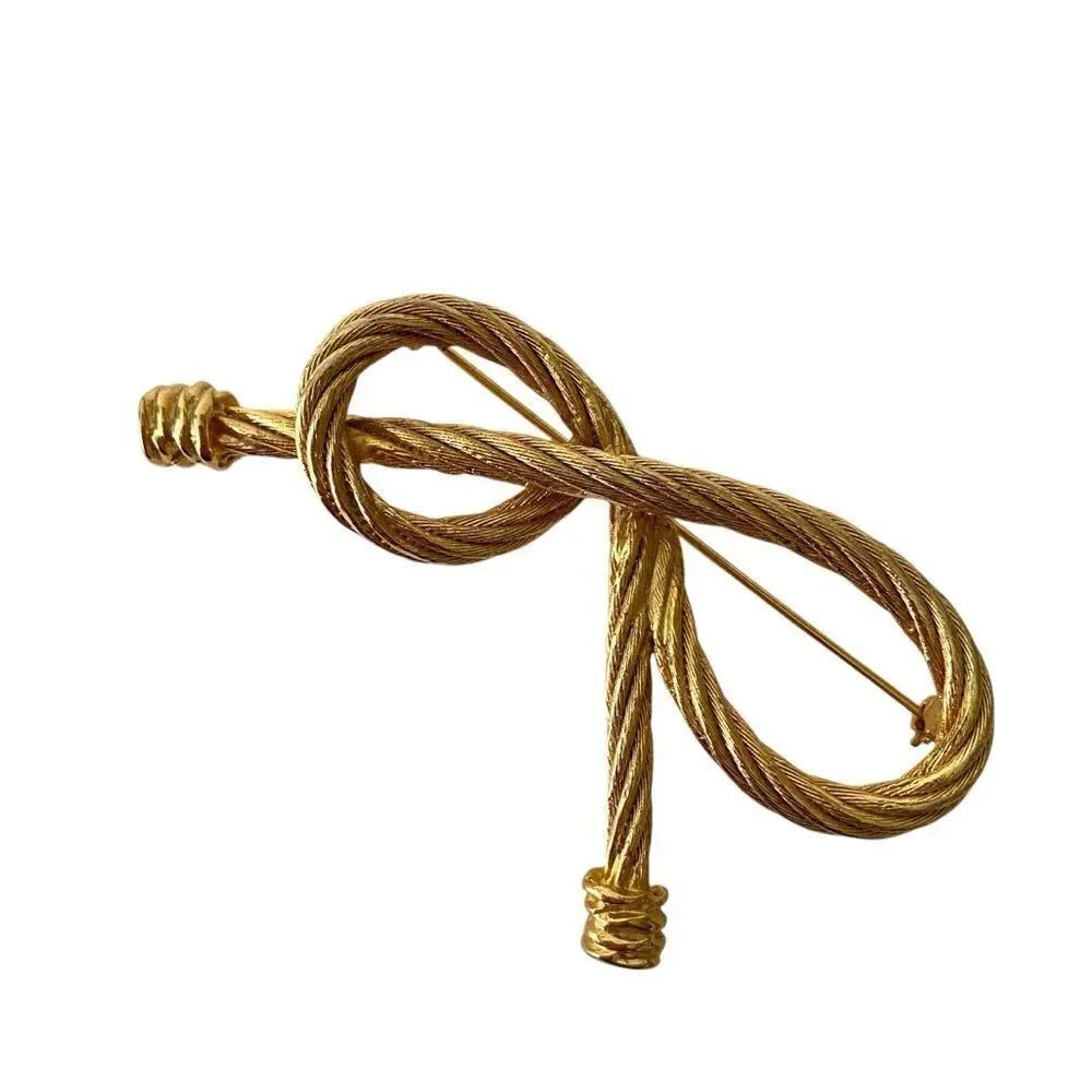 Vintage Large Ridged Goldtone Rope, Bow Pin Brooch
